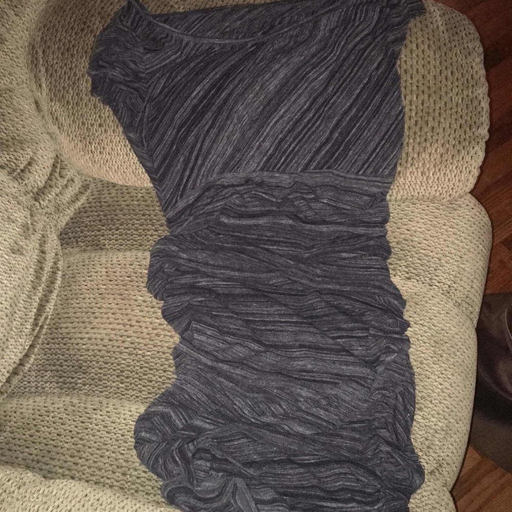 Ruched form fitting maternity dress